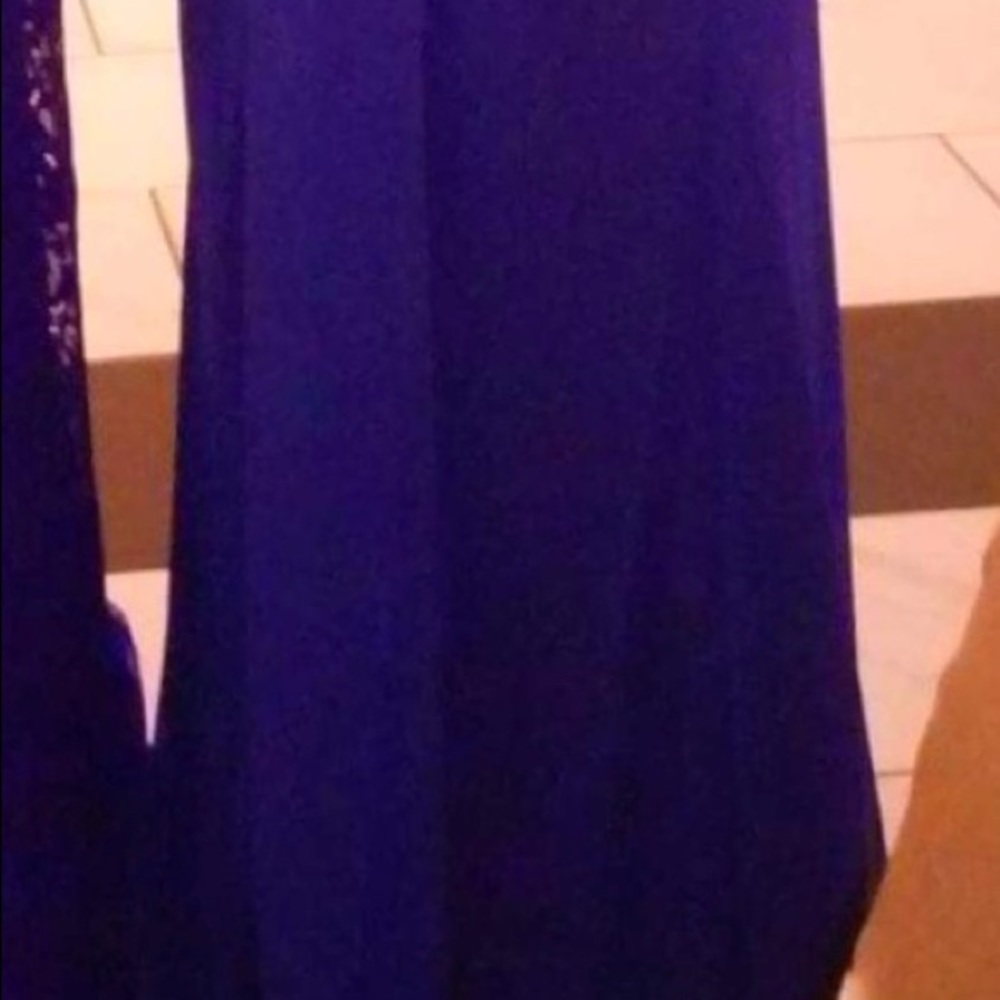 Dress - Picture 3 of 3